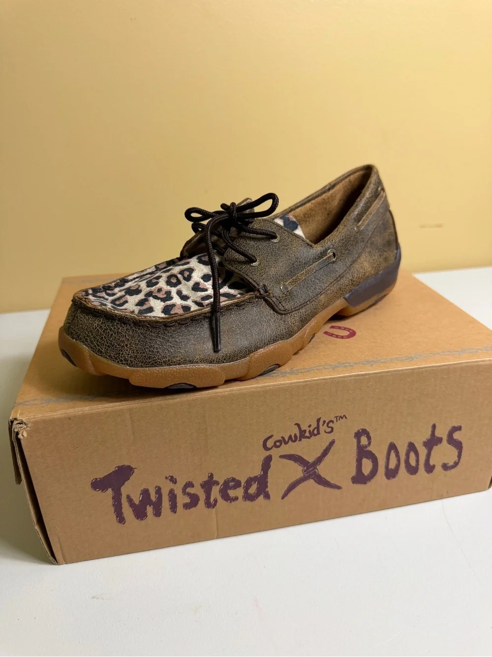 Twisted X Kids' Leopard/Cheetah Boat Shoe Driving Moccasins brown size 6